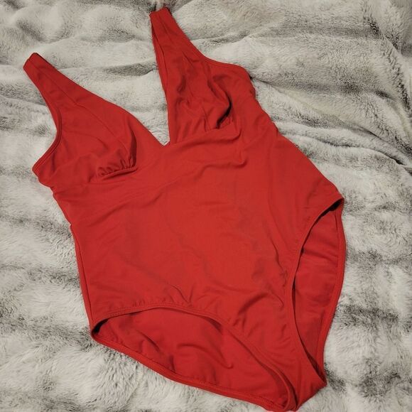 Andie The Mykonos One Piece. Cherry red, large - Picture 5 of 11